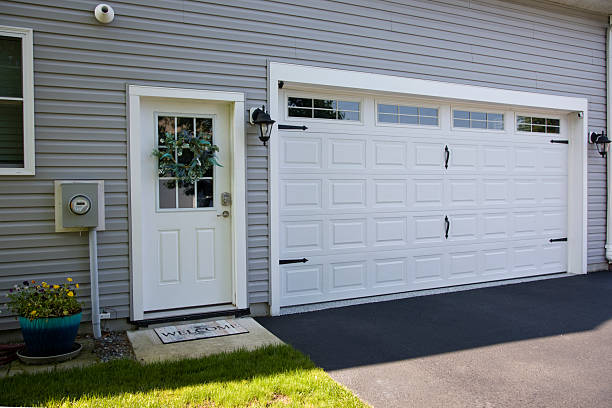24/7 Emergency Garage Door Panel Replacement experts in White Hall, IL
